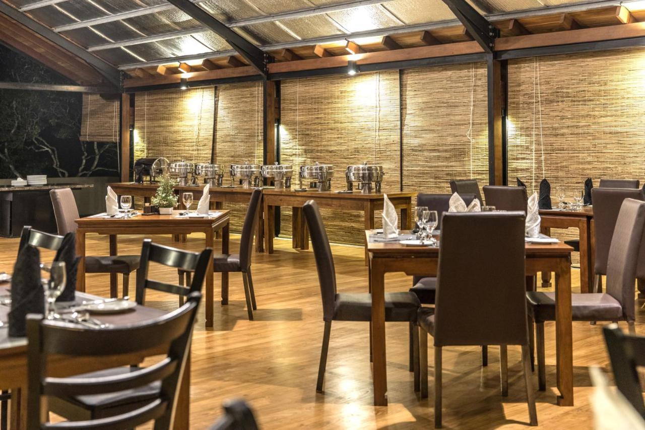 Hotel Earls Rajarata Anuradhápura Exteriér fotografie